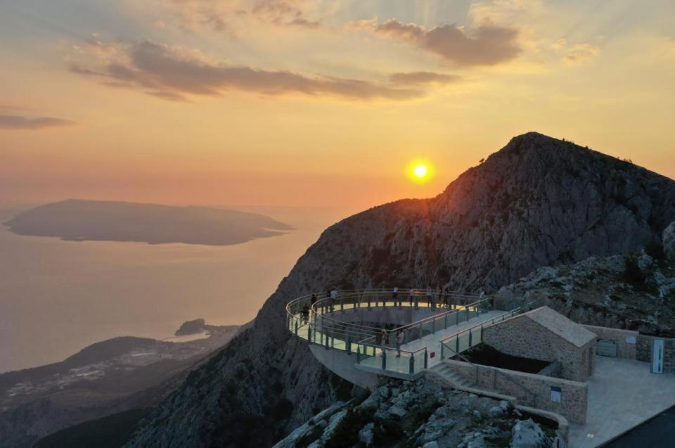 Villa Bougenvilia Tomas Tučepi Eksteriør billede