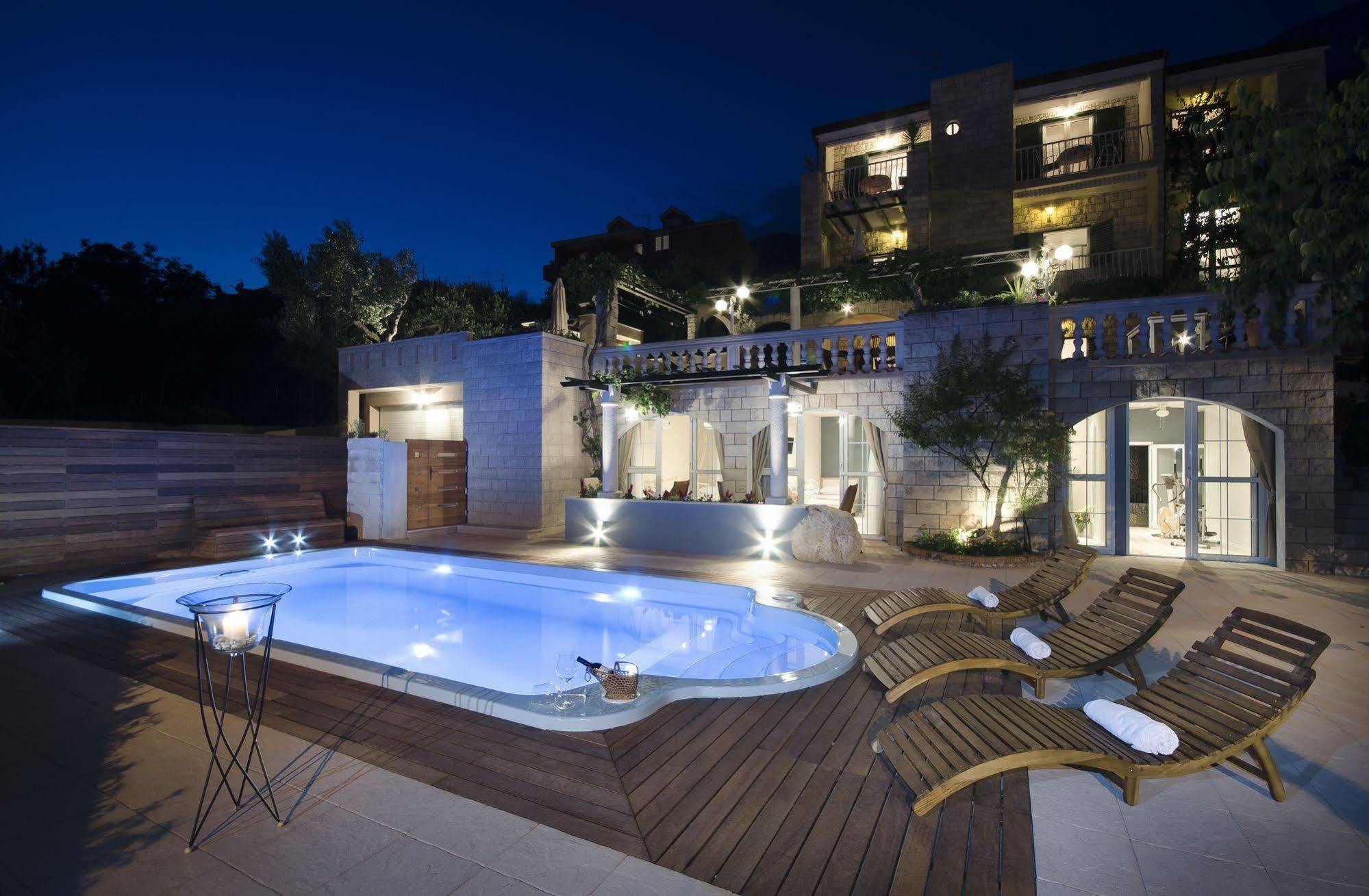Villa Bougenvilia Tomas Tučepi Eksteriør billede